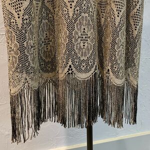 Gatsby-styled fringed short-sleeved party dress